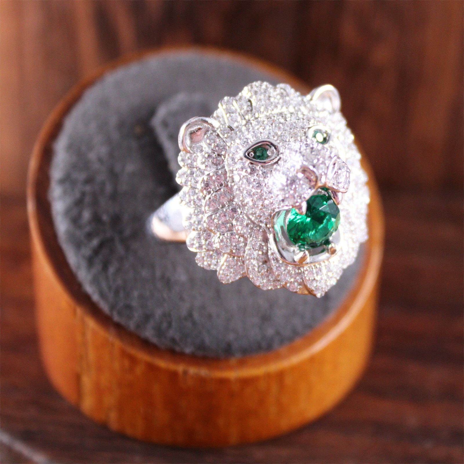 Fuzion Creations Green & White Crystal Lion Head Ring Sterling Silver Size 12