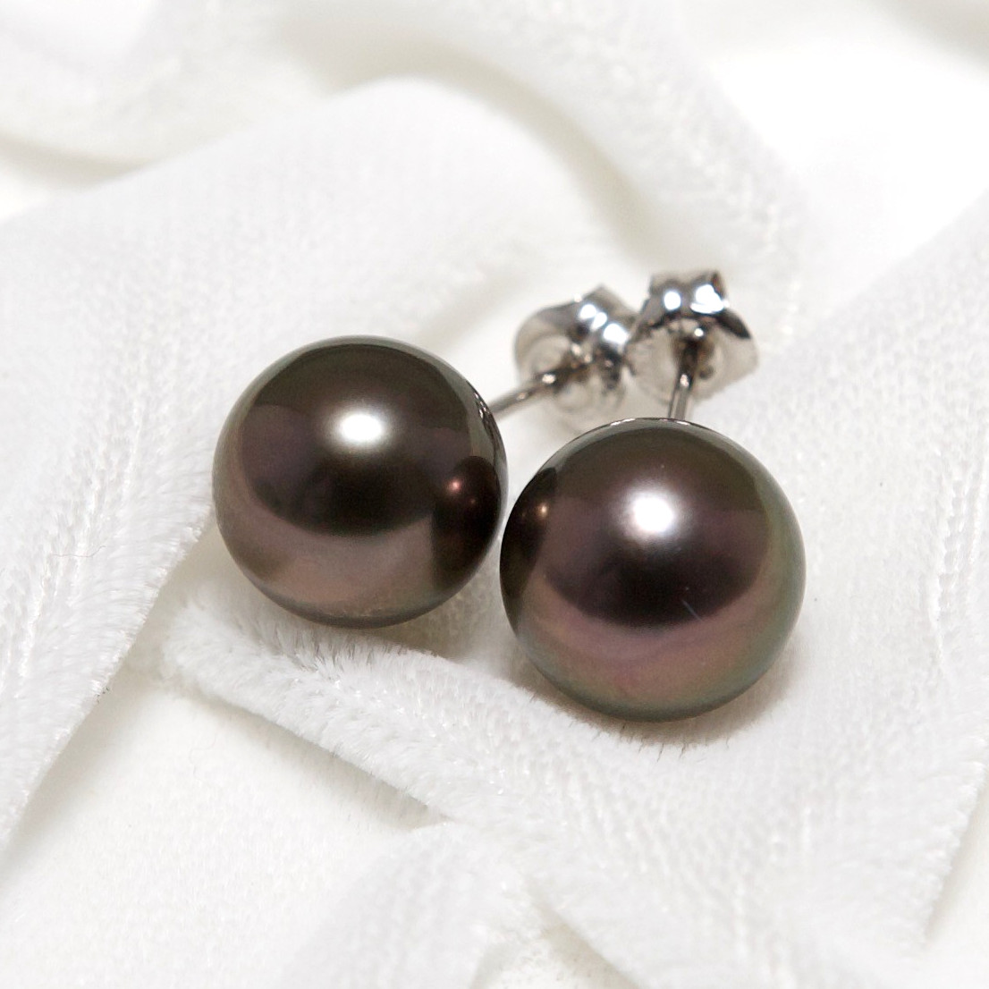 9.7-9.9MM Round Black Purple Tahitian Cultured Pearl Stud Earrings Platinum 850