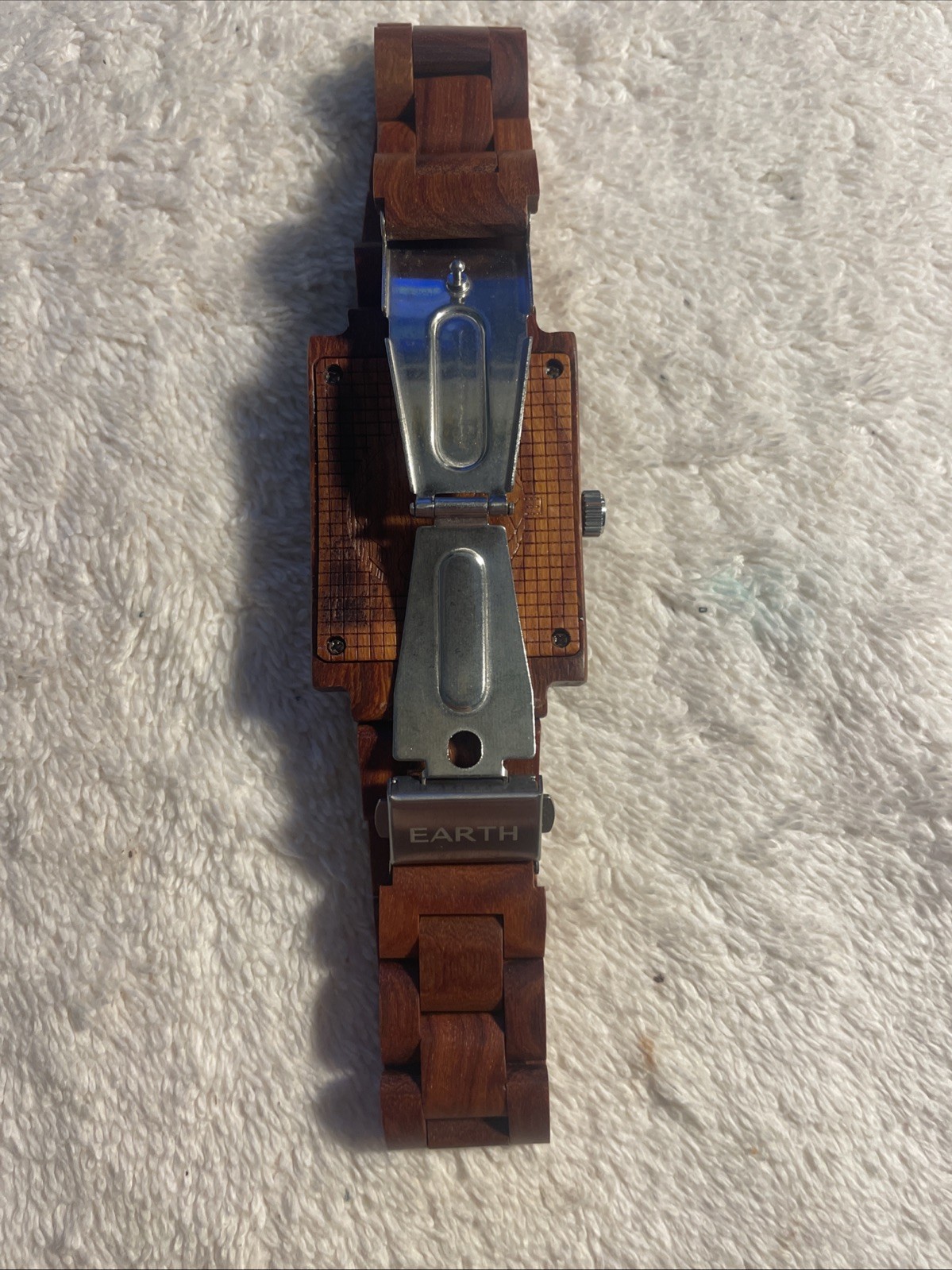 Earth Wood Watches Dark Brown/black. Barely worn, (needs battery’s )