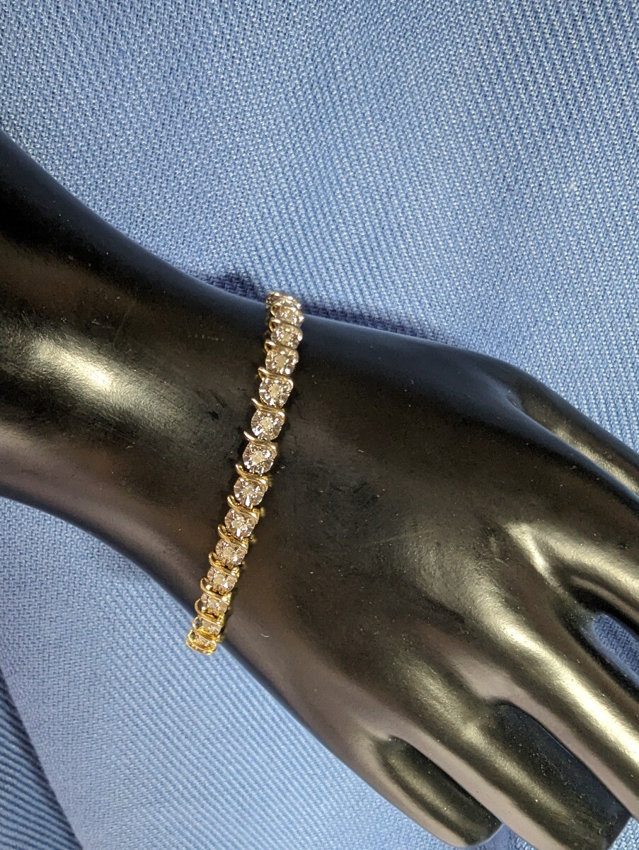 10K Two-Toned Natural Diamond Tennis Bracelet Gold 6.23 grams, 7 Inches