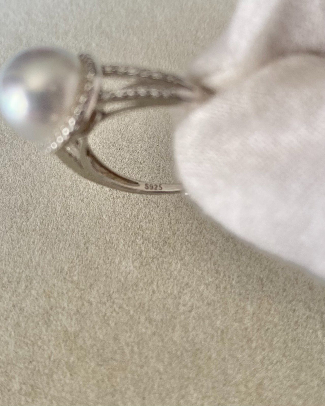 £960 Silver White Australian South Sea Pearl Ring 9.8mm Sparkling Halo S925