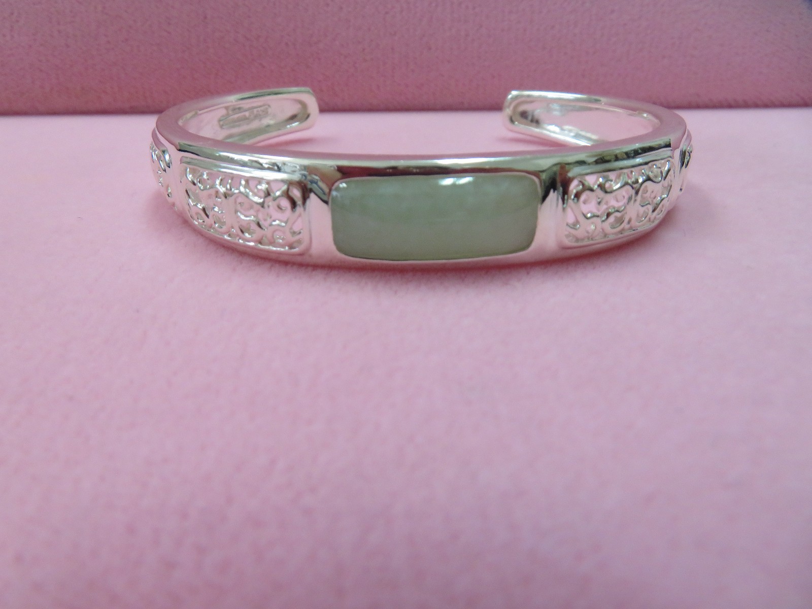 925 Sterling Silver Green Jadeite Jade Cuff Bangle 22. 35 Grams