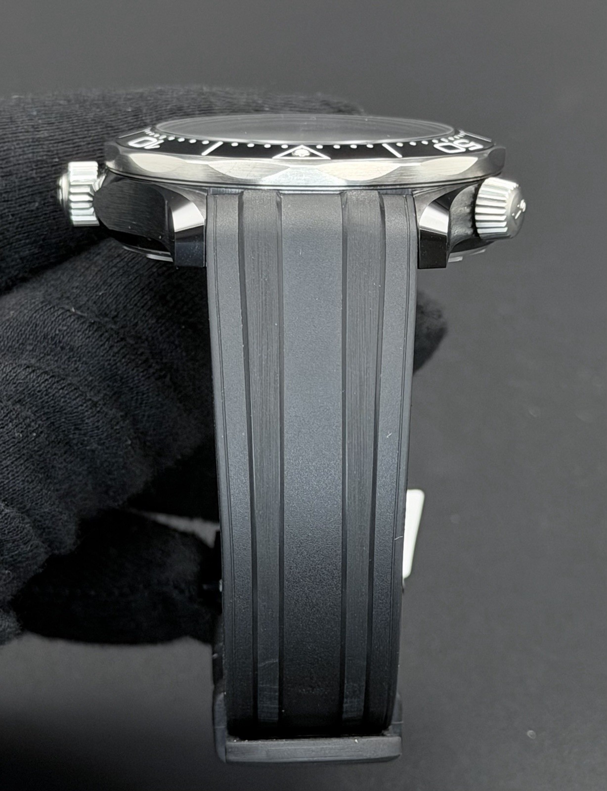 OMEGA Seamaster Diver 300M Ceramic And Titanium 210.92.44.20.01.001 Excellent