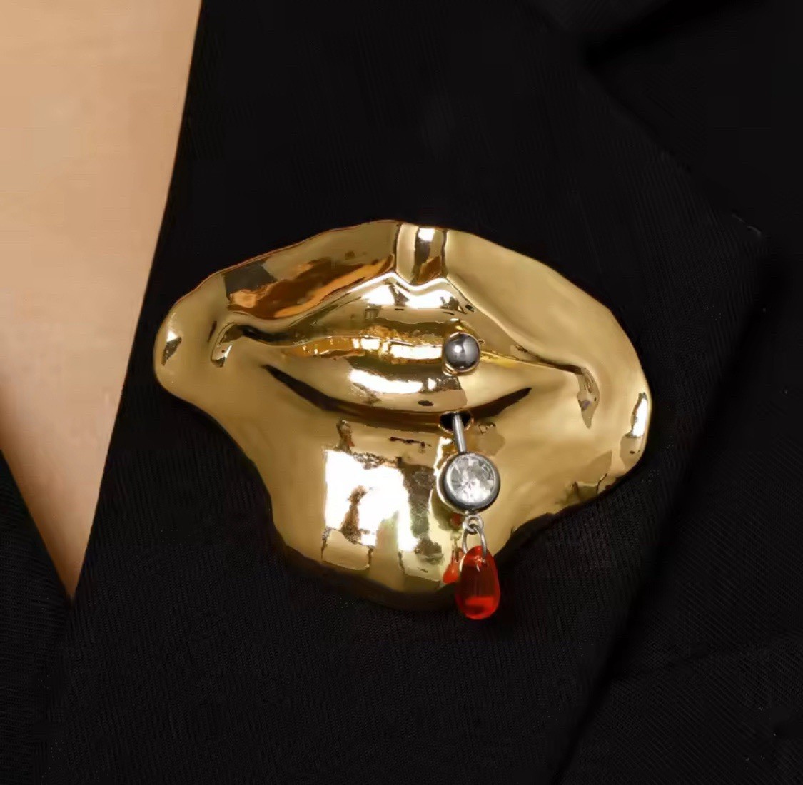 Lip brooch, Mouth Brooch, Fashion brooch, Fashion Accessories