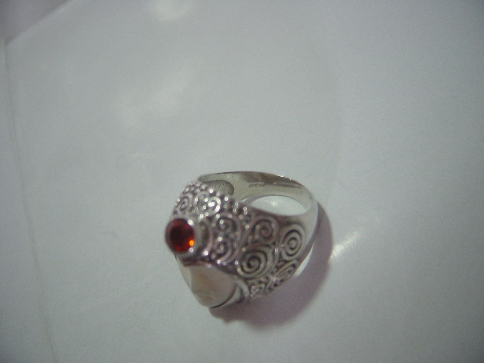 RARE-solid Silver 925 TJC Carved Face Goddess BALI Genuine pyrope garnet size n