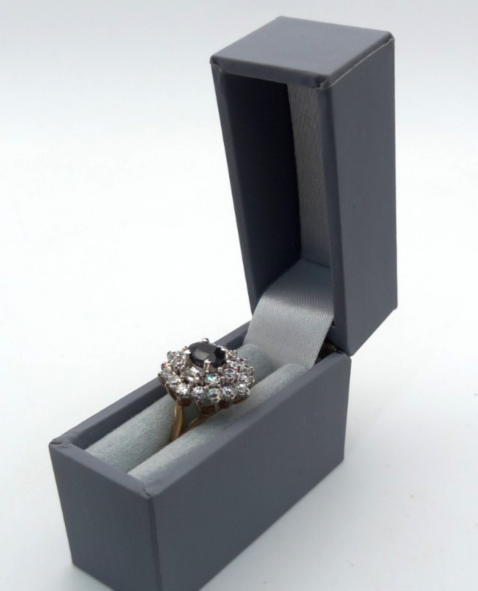 9ct Gold Lab CZ & Sapphire Cluster ring 3.3 grams size K