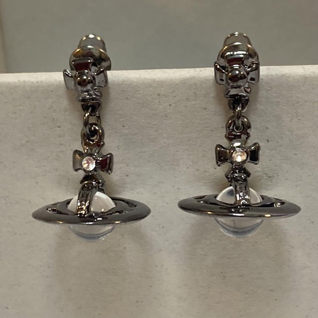 Vivienne Westwood Petite Orb Earrings Gunmetal w/drawstring [E00229