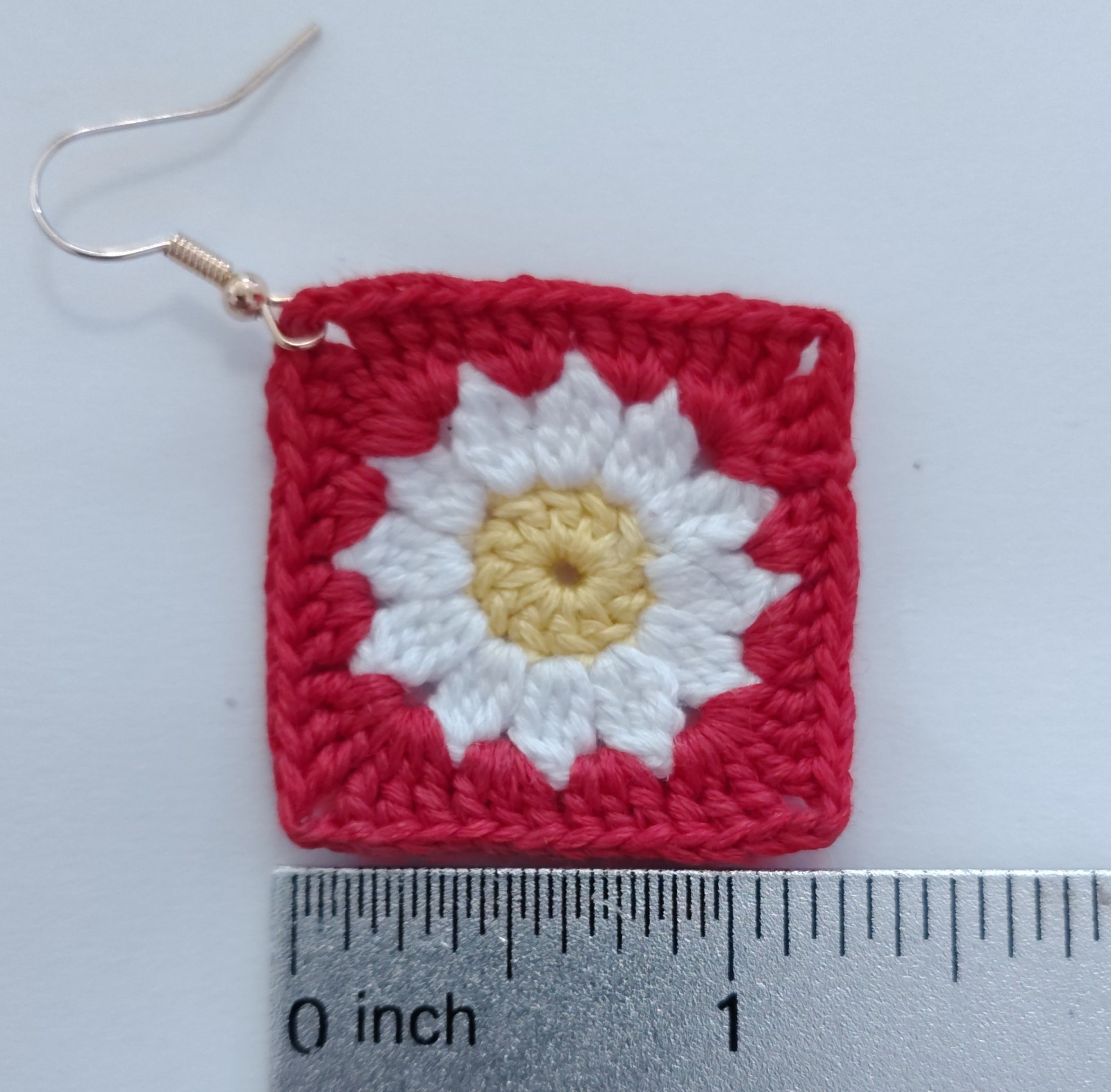 Crochet Daisy Earrings (Red)