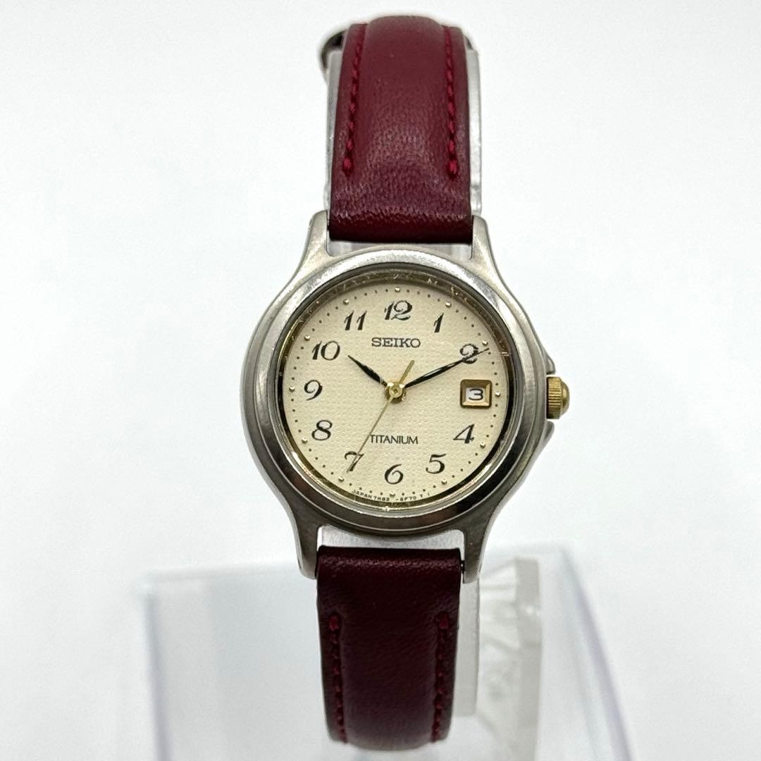 Excellent condition, fully functional SEIKO titanium quartz wristwatch with new
