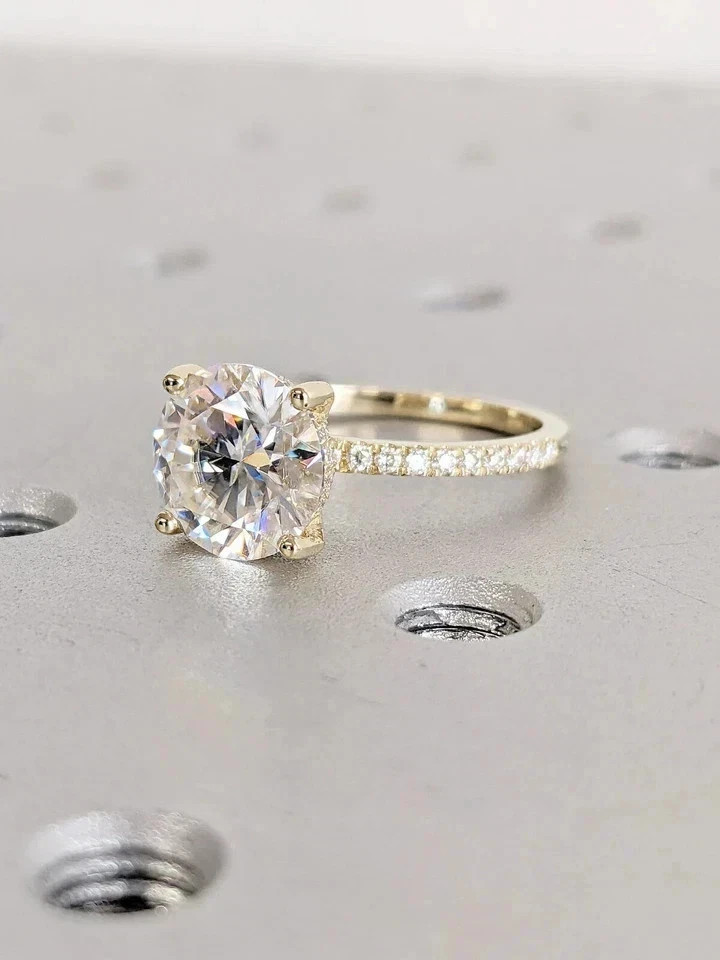 4 Ct Round F-VS1 Lab Grown Diamond Women Wedding Ring 14K Yellow Gold IGI