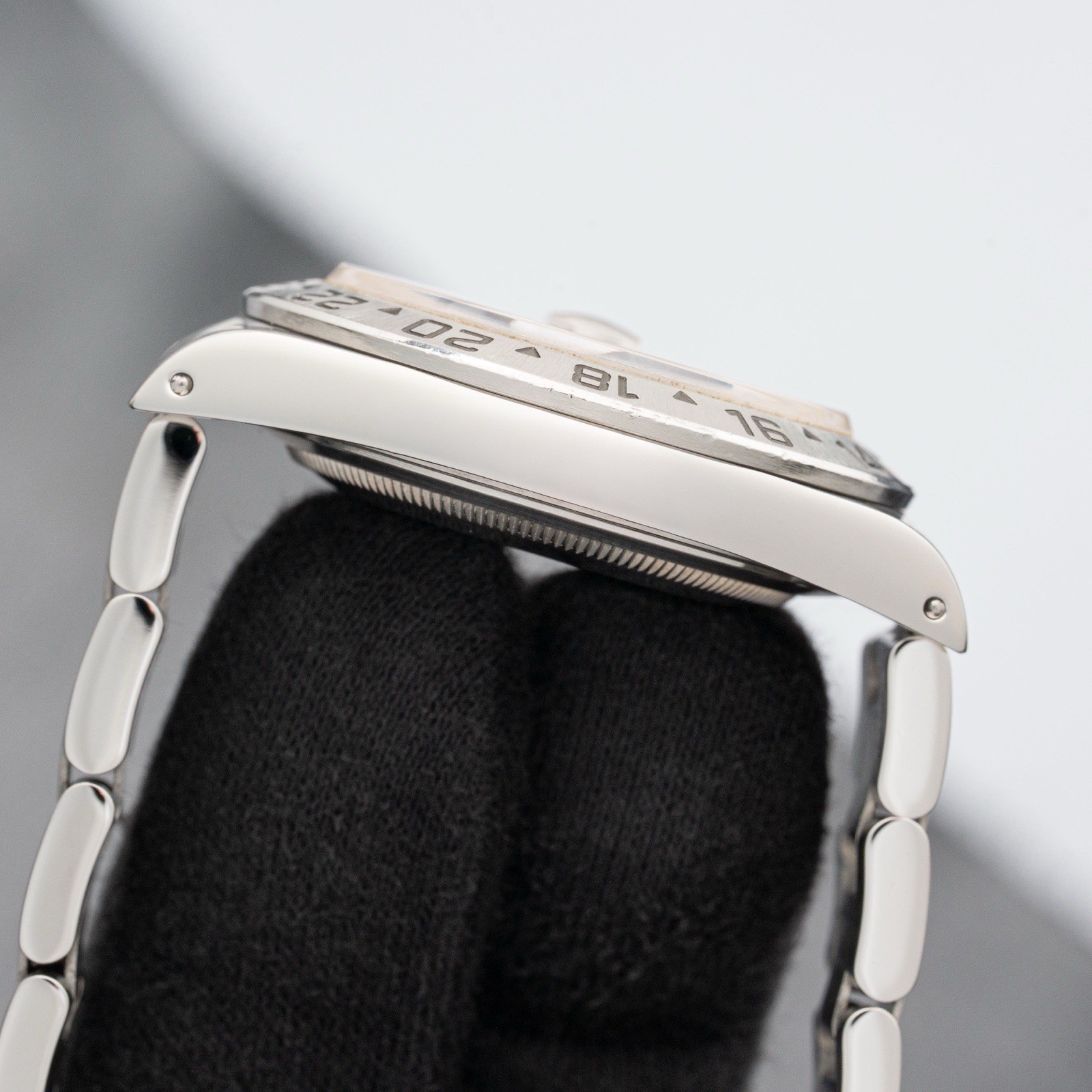 1995 Rolex Explorer II White 16570 40mm Polar