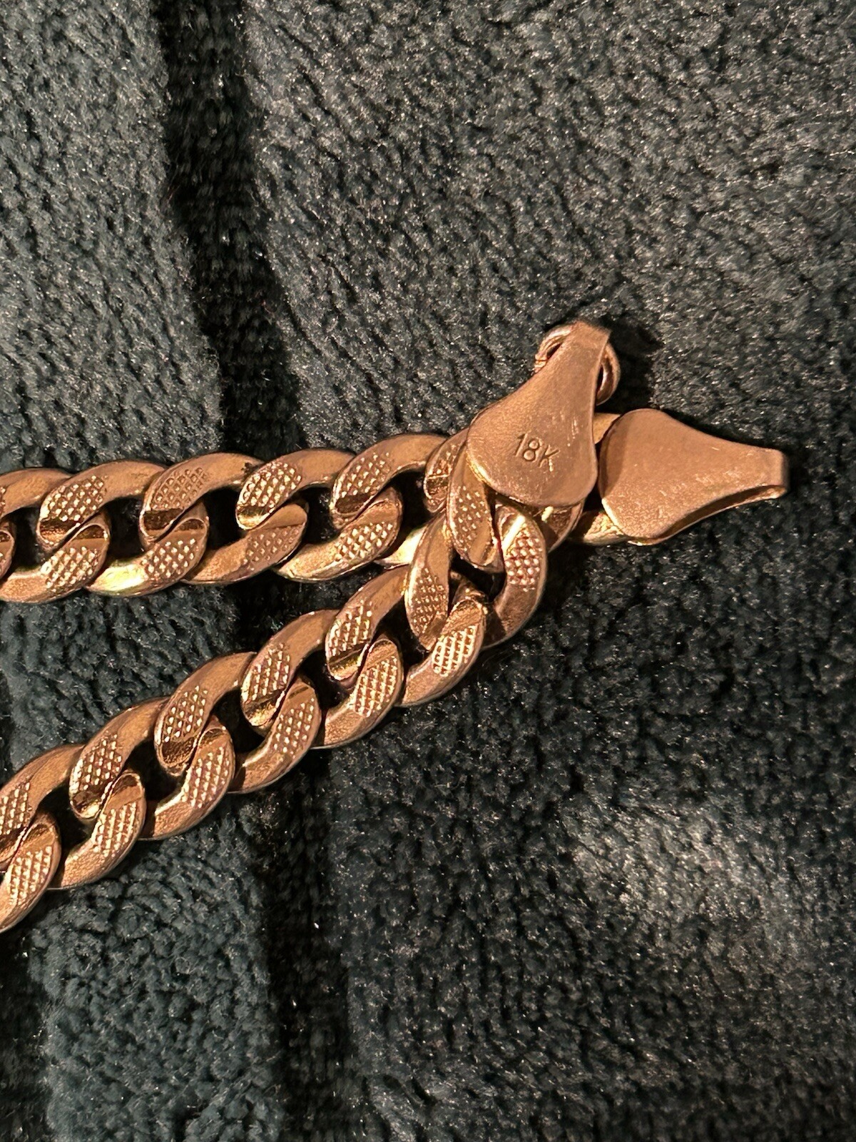 18k gold chain cuban link 22 inches (missing lobster catch lock)
