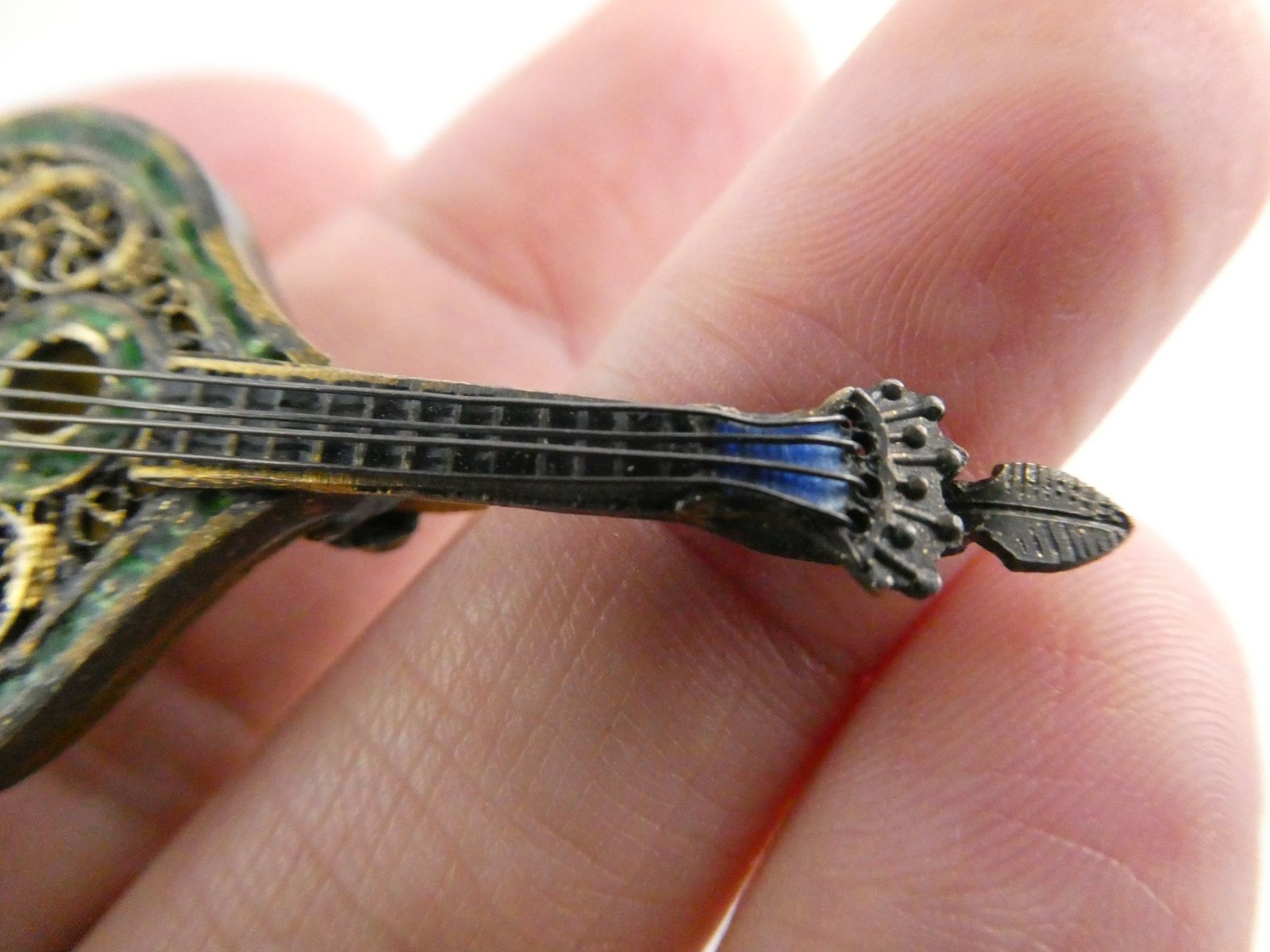 Vintage Sterling Silver Enamel Filigree Guitar Brooch Rosas de Portugal 6g 2 In