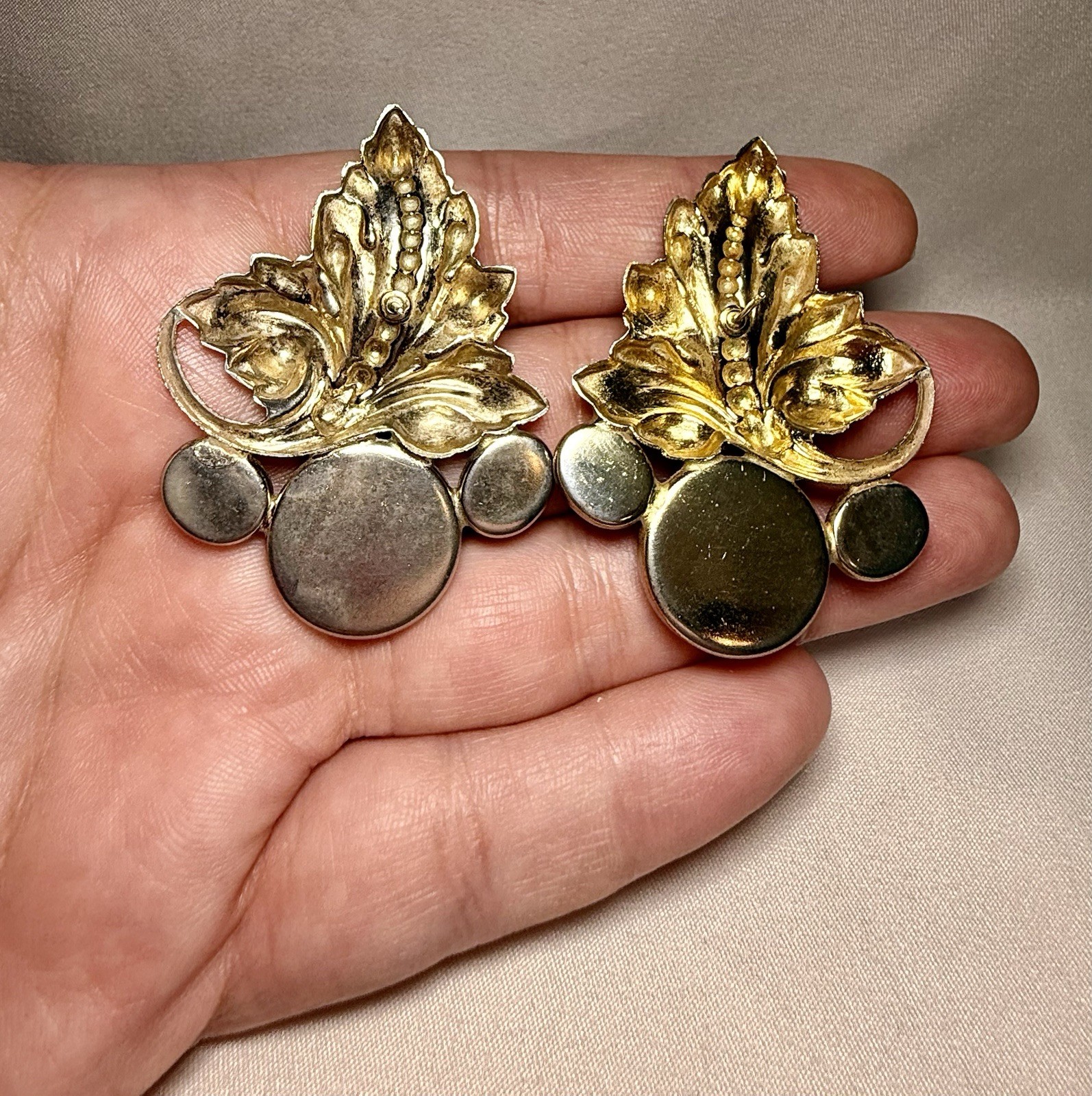 Vintage Mid-20th Century Gold-Toned Leaf & Stones Necklace & Earrings Set