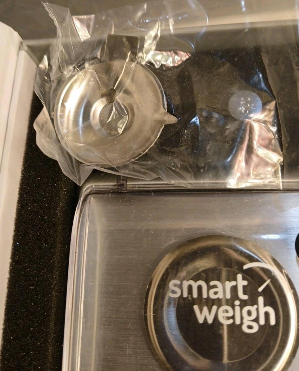 Smart Weigh High Precision Digital Jewelry Scale GEM20 Opened Box