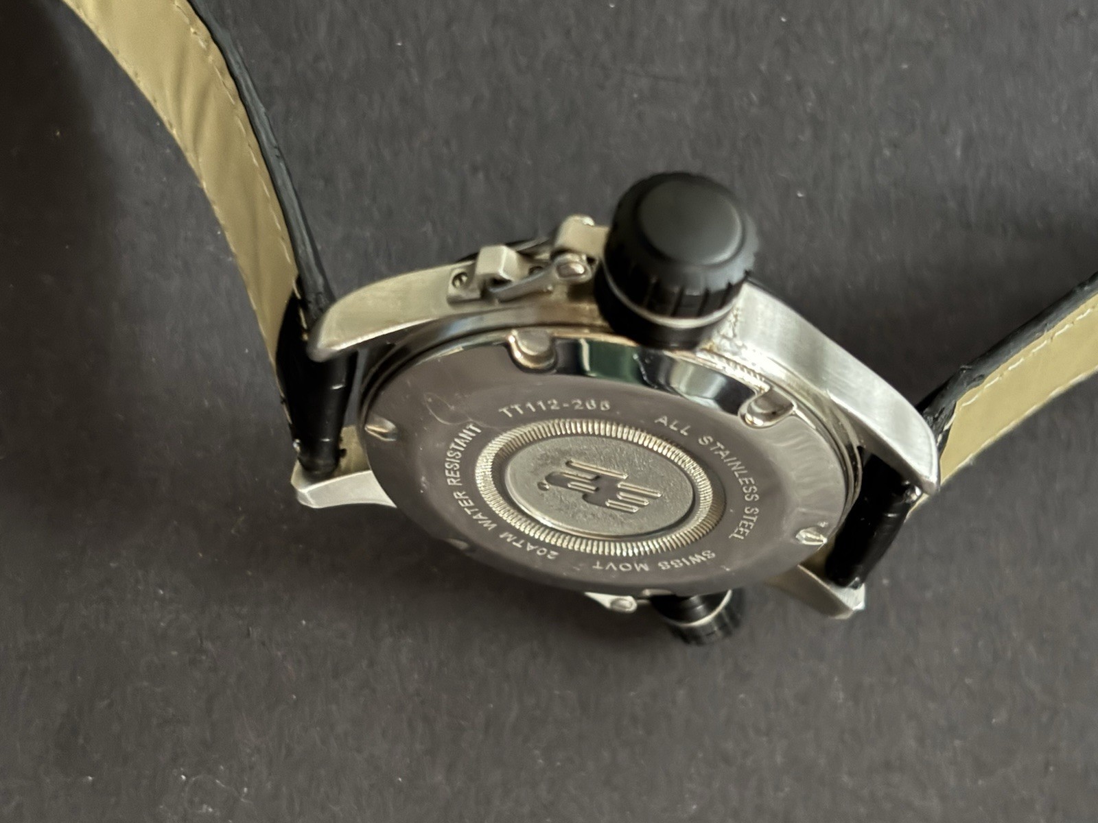 32 Degrees Swiss Valiant Mens Watch Leather Strap / Light Yellow Dial