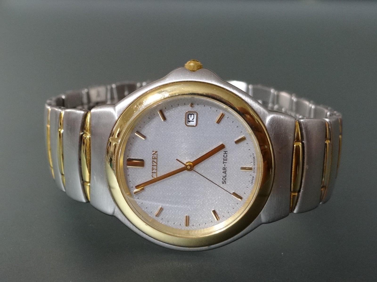 CITIZEN ECO-DRIVE A114-H17974 Two-Tone Gray Gold Band 36mm Watch 6.75″ wrist