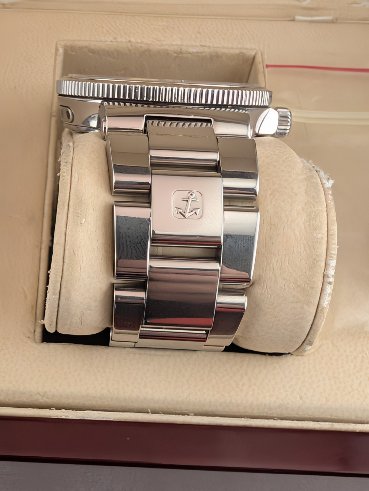 Ulysse Nardin Maxi Marine 41mm White Dial (Ref. 263-66) With Steel Bracelet