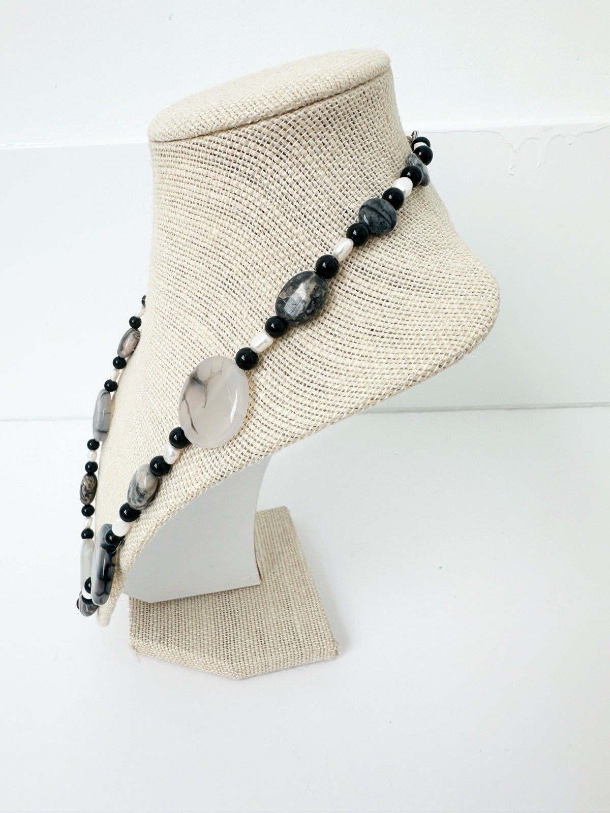 NWT Genuine Jasper, Agate, Black Onyx & Pearls Beads Necklace Black Gray White