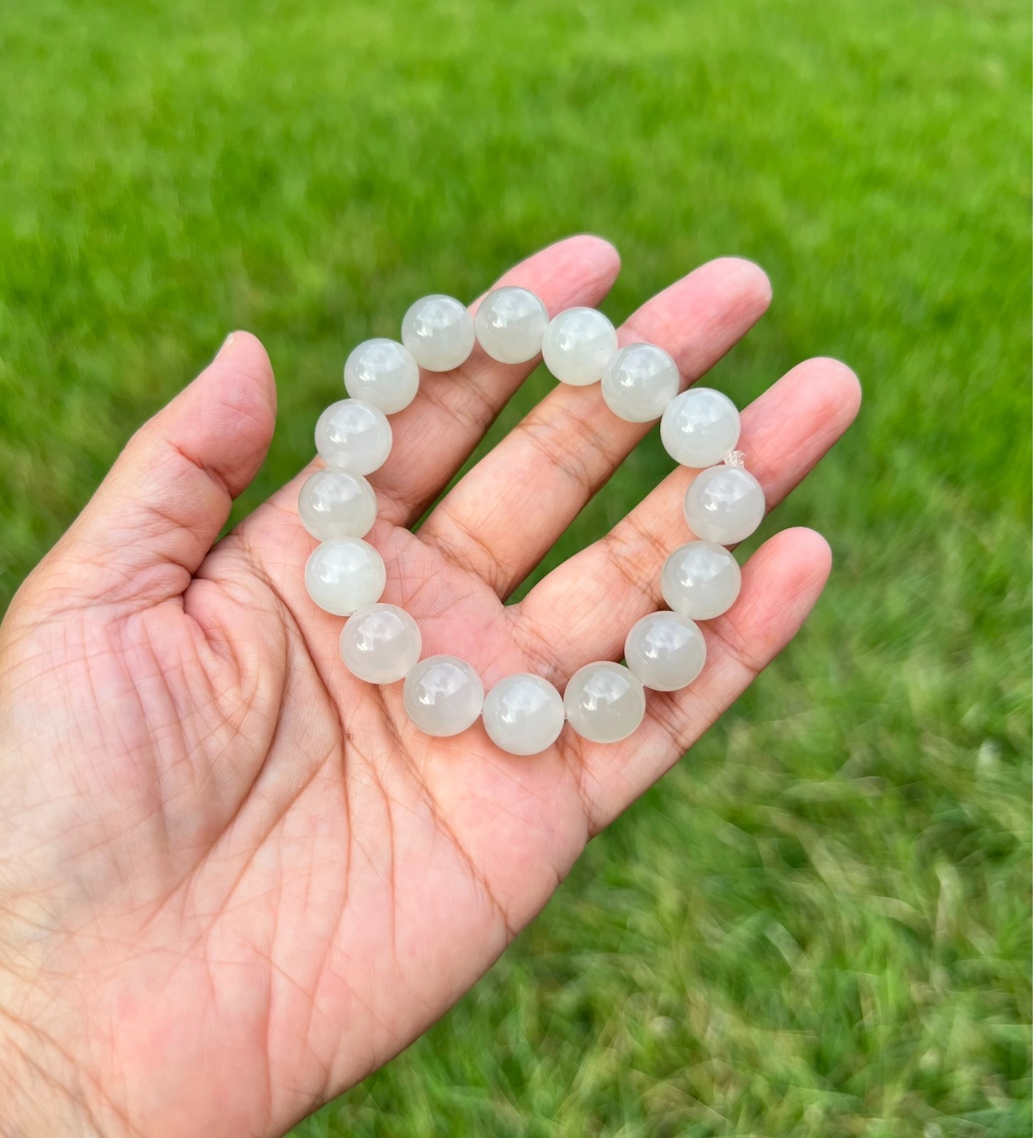High-Quality Translucent Nephrite Jade 11.8mm Bead Bracelet H320