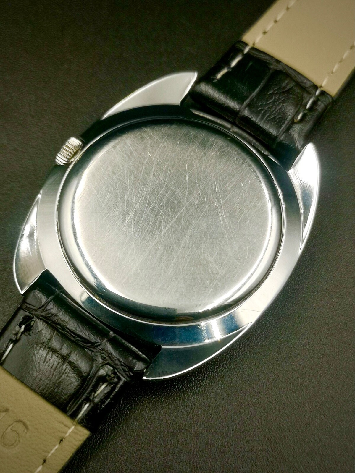 Vintage And Rare WALTHAM Maxim VIP Hand-Winding Unisex watch. 17 Jewels.