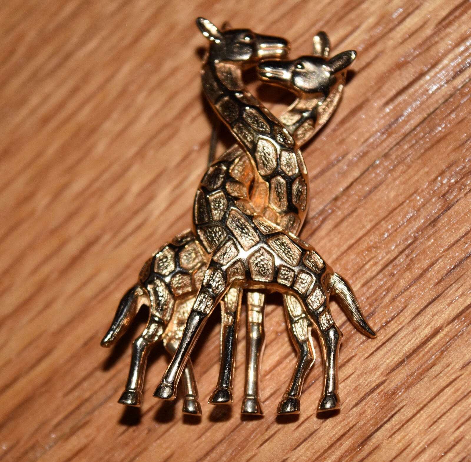 VTG Boucher Giraffe Pin Brooch 2 Giraffes Intertwined Necks Love Numbered