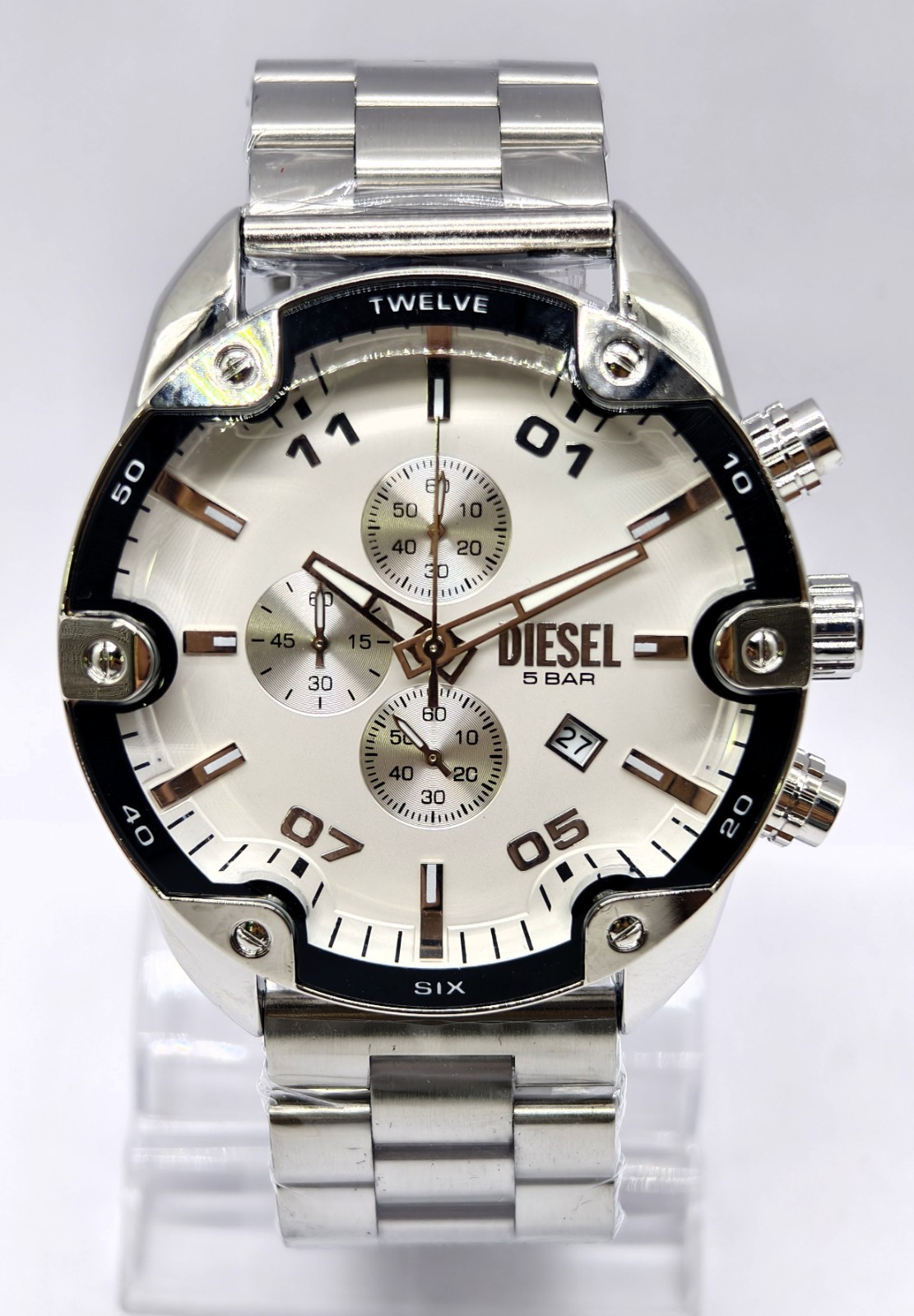 Vintage DIESEL 5 BAR Chronograph White Dial Date Indicator Men’s Wrist Watch