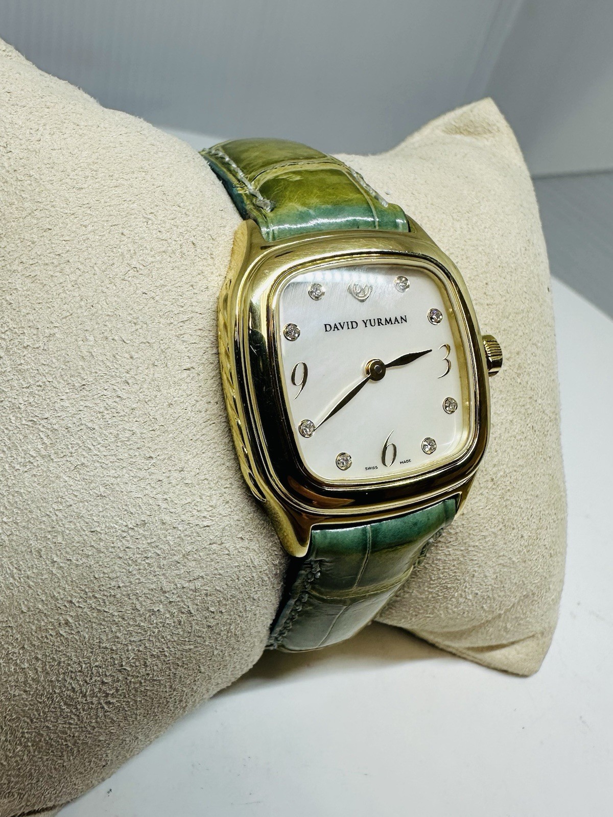 18k Ladies David Yurman Thoroughbred Watch – Mother Of Pearl – T304-XS88 – 25mm