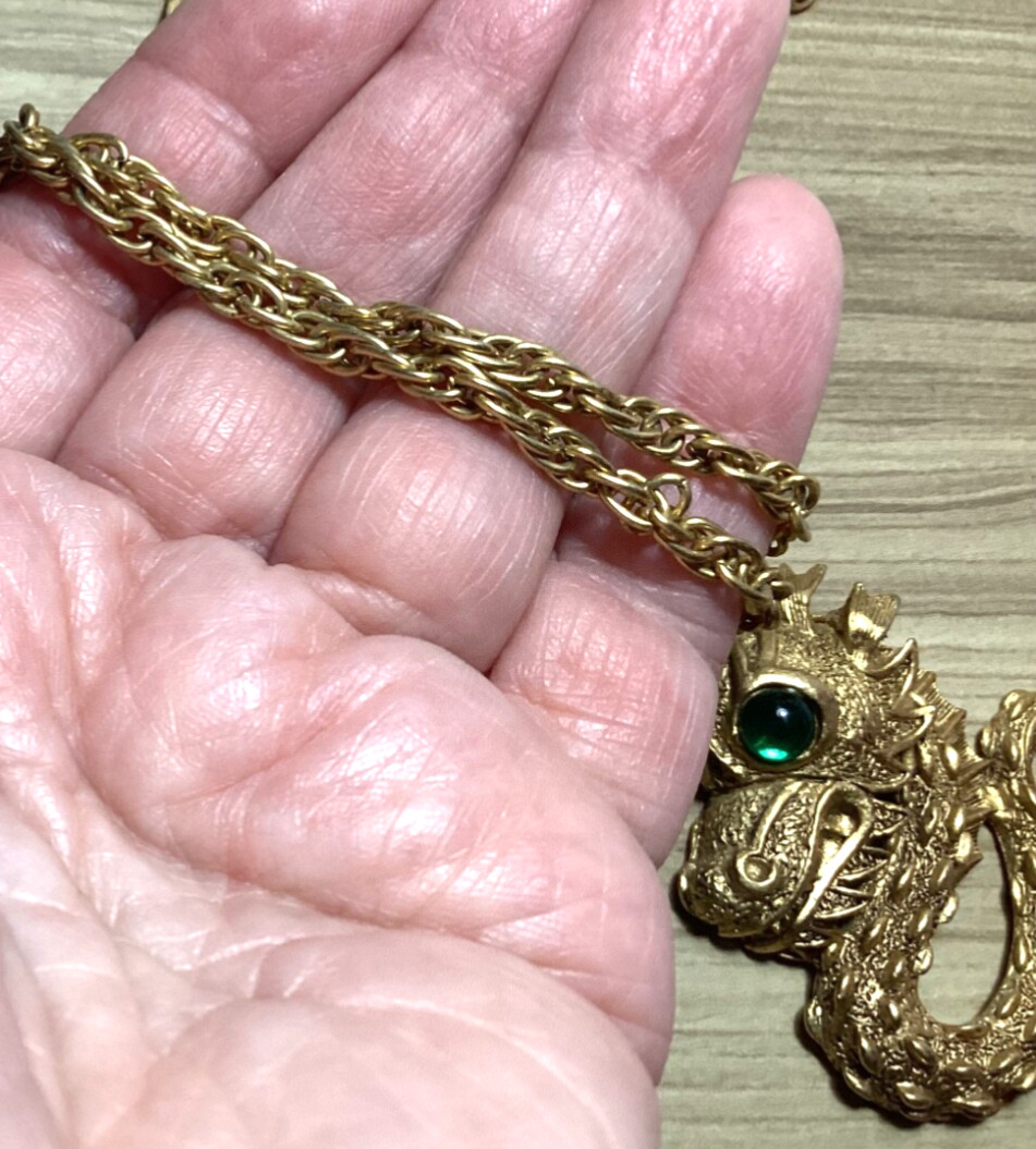 VINTAGE NOT SIGNED DRAGON NECKLACE PENDANT GOLD TONE 25 INCHES LONG