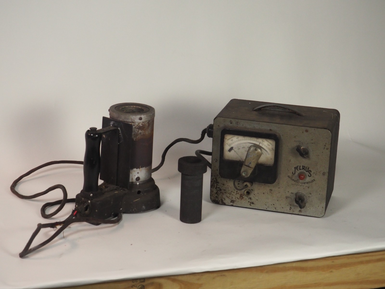 Vintage Jelrus Electric Melting Furnace – Tested & Working – Includes Crucible