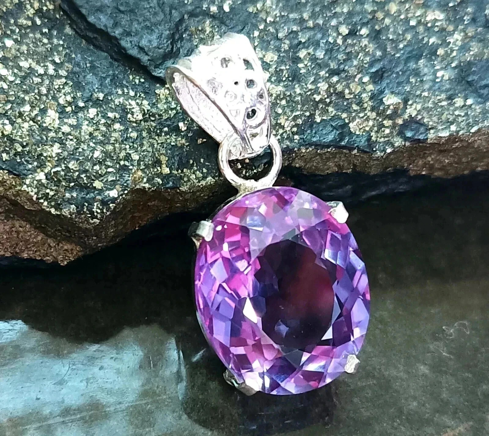 Natural AAA 26 CT Color Change 925 Silver Alexandrite Pendant Certified Gemstone