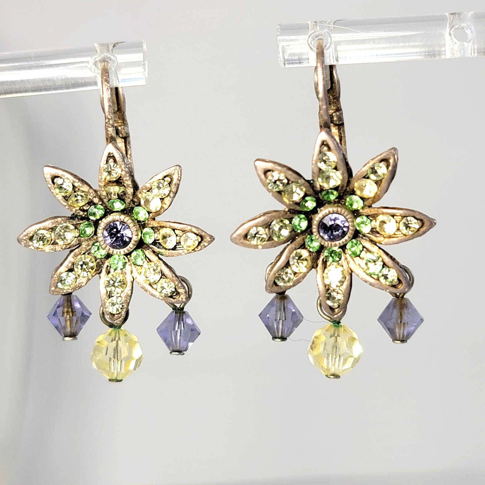 Vintage Sweet Romance Daisy Earrings Peridot Jonquil Tanzanite Crystal 1.3″L