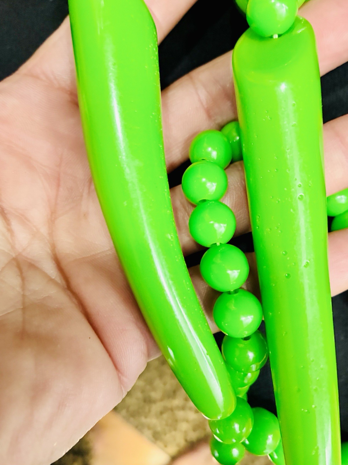 Green Plastic Beaded Statement Necklace, Round Pendant, Adjustable, No Stone