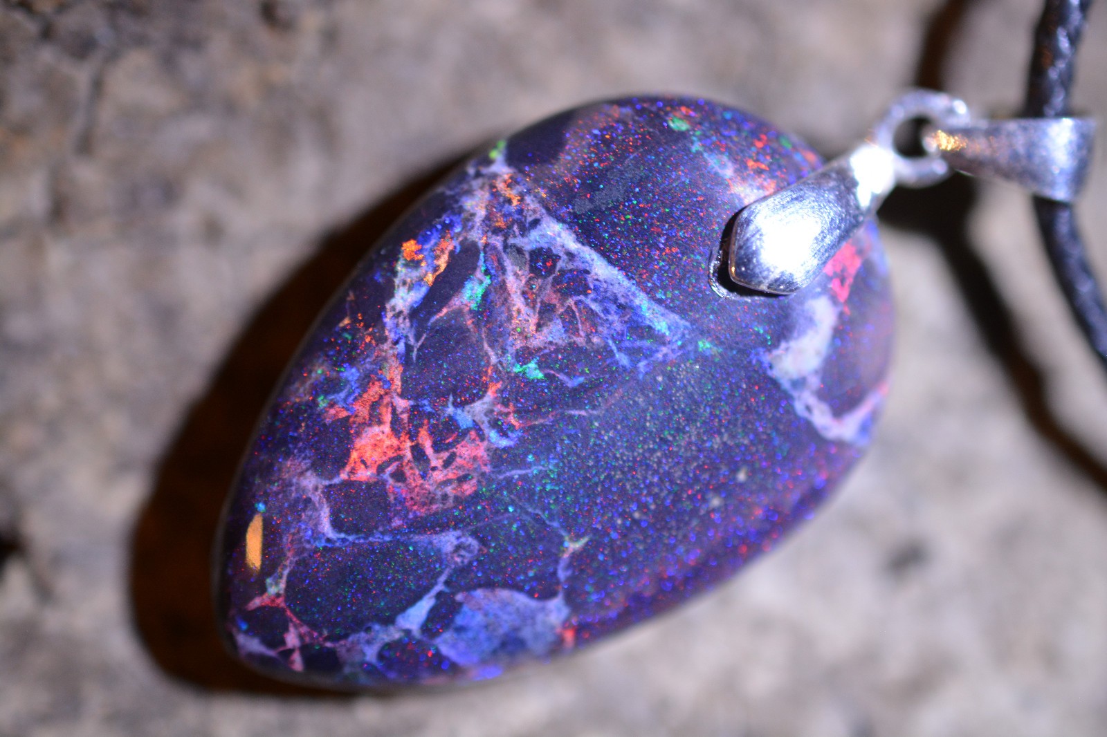 16ct 25x16x5 TOP Mostly RED&BLUE Mooka Boulder Crystal/Hard Matrix Mix Opal AUS