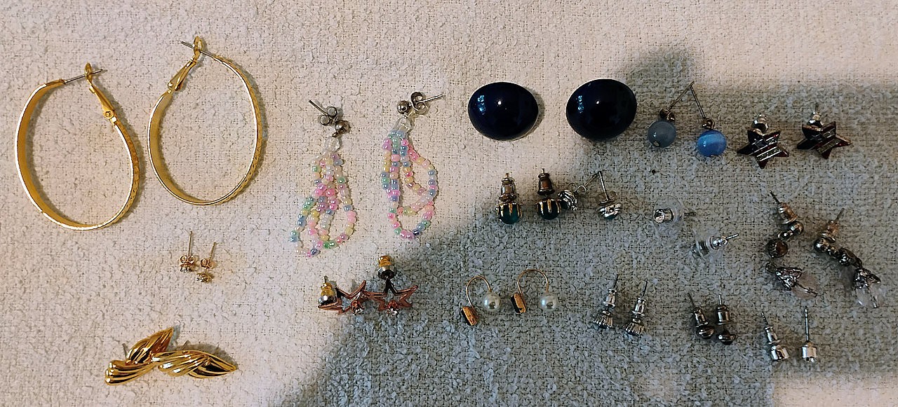 Lot of 16 Pairs of Vintage Stud & Hook Earrings – Estate, Family, Etc. READ!