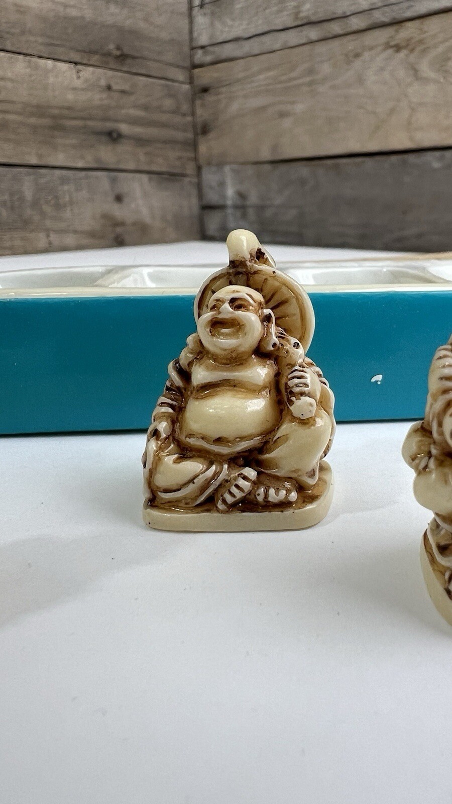 6 Piece Resin White/Brown Carved Buddha Face Head Pendant Amulet Necklace 🤎