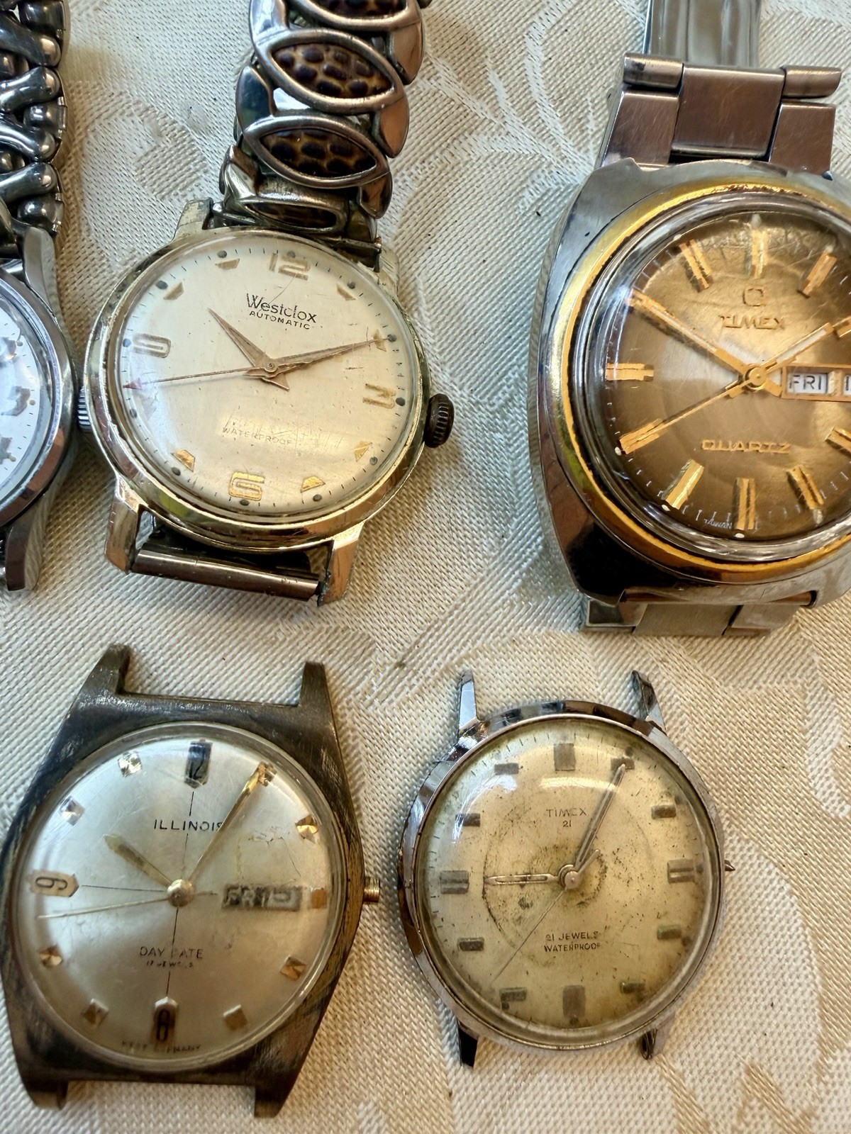 Lot Of 7 Vintage Men’s Watches Gruen Wyler Illnois Westclox Astin Timex