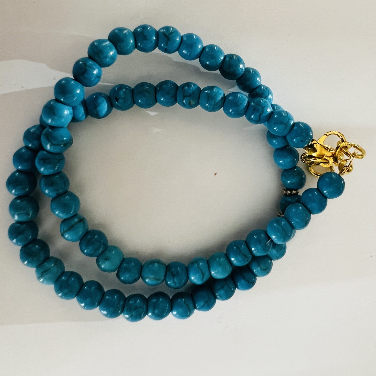 Faux turquoise round beaded choker neckalce adjustable gold tone clasp 16″