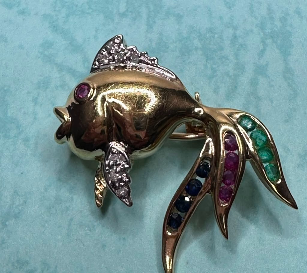 14Kt Yellow Gold Koi Fish Broch/Pendant with Diamonds/Sapphire/Ruby