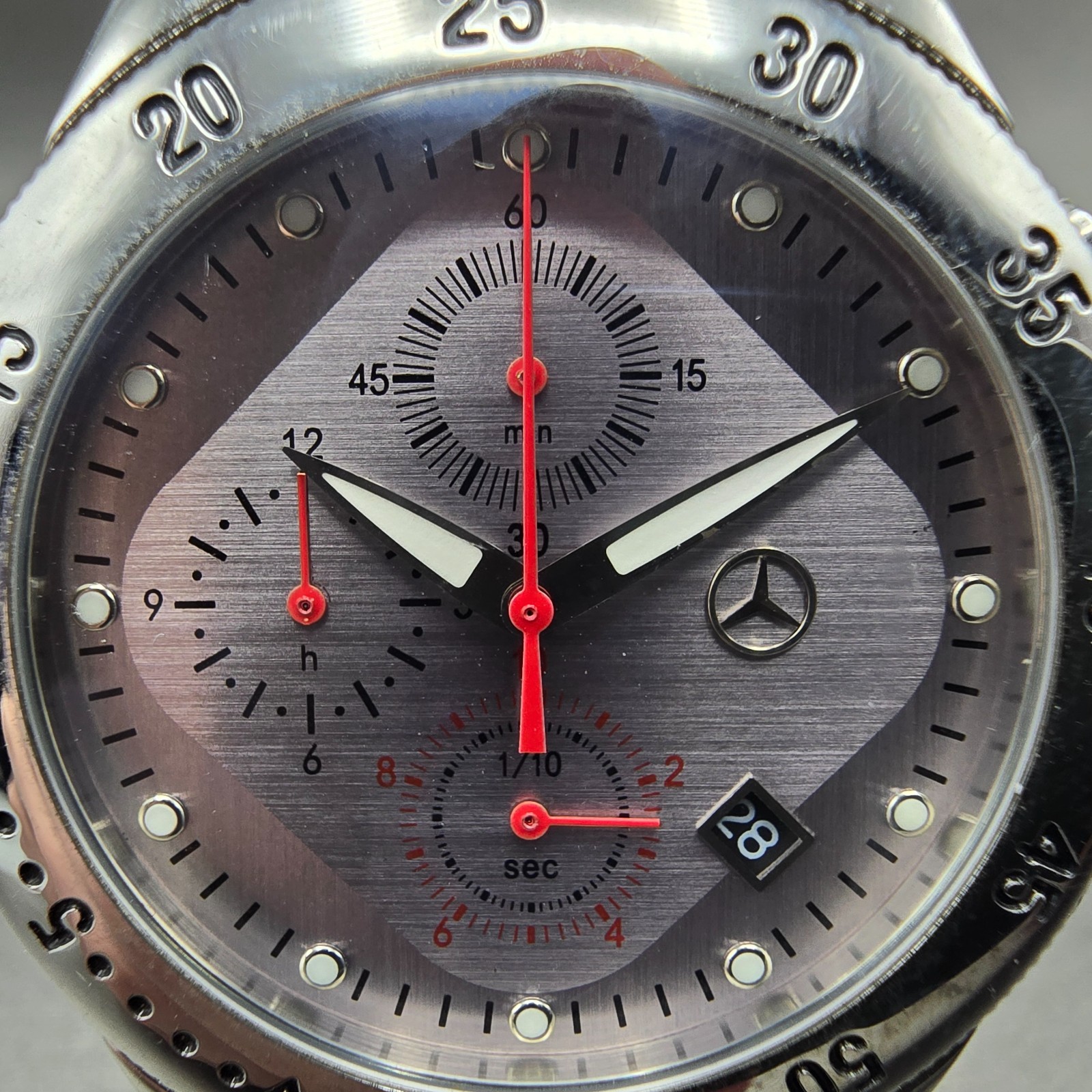 Mercedes Benz Chronograph Watch Men 39mm Silver Dial Steel Date Round New Batt