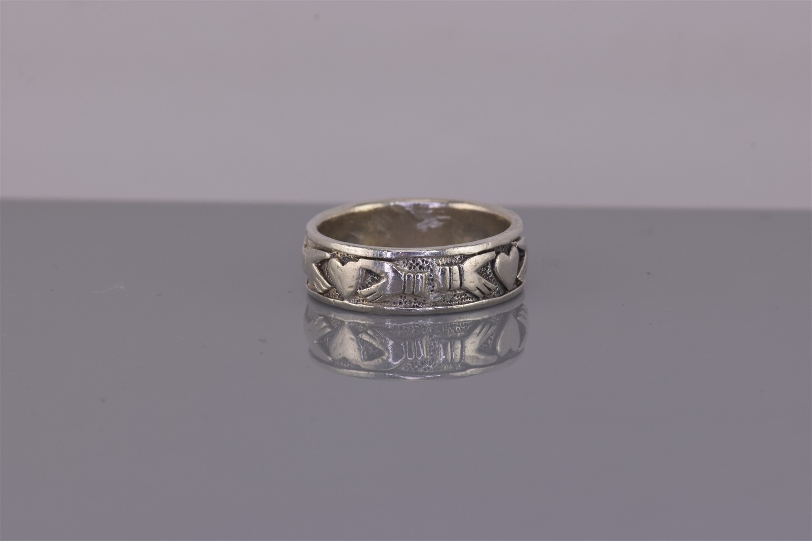 Peter Stone Sterling Silver Irish Claddagh Hearts Eternity Band Ring 925 Sz: 8
