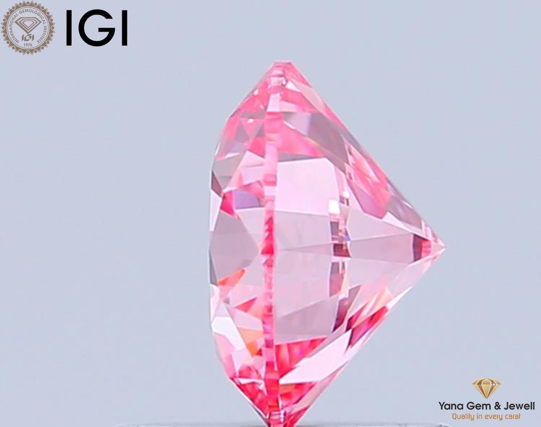 IGI Certified Vivid Pink VS1 Clarity 1.01 Carat CVD Lab Grown Round Cut Diamond