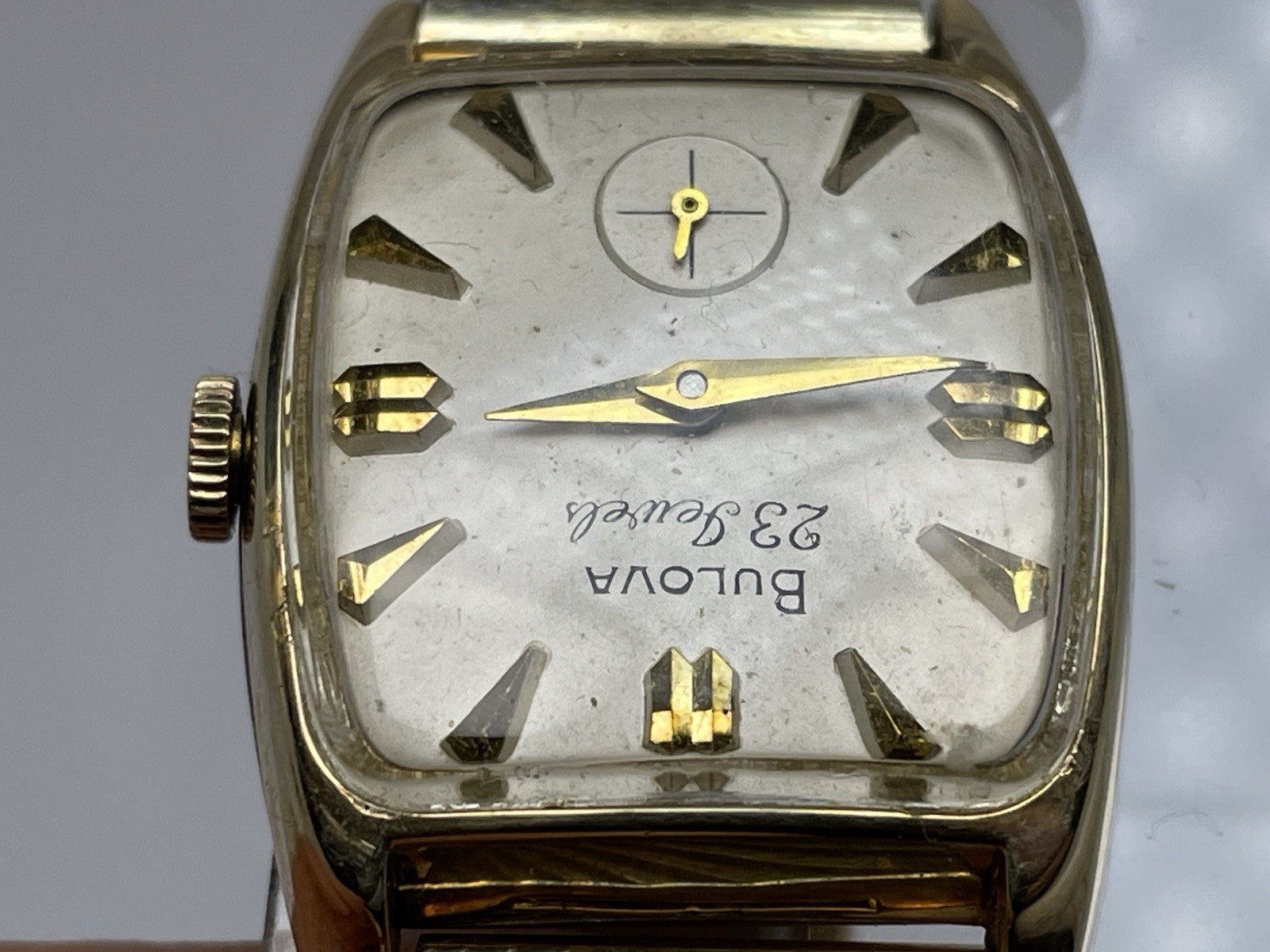1963 Bulova 23 Jewels Manual Wind Watch Cal. 10 BP In Good Working Condition.