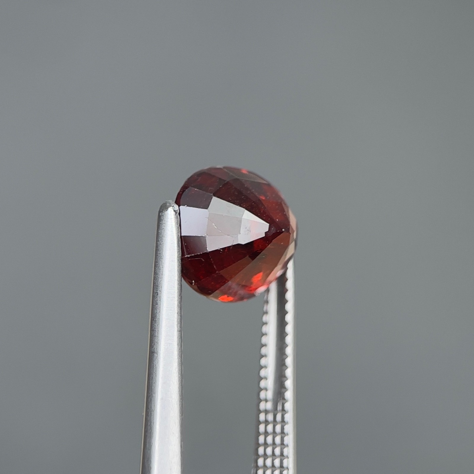 Natural Spessartite Garnet 3.29 ct / Madagascar