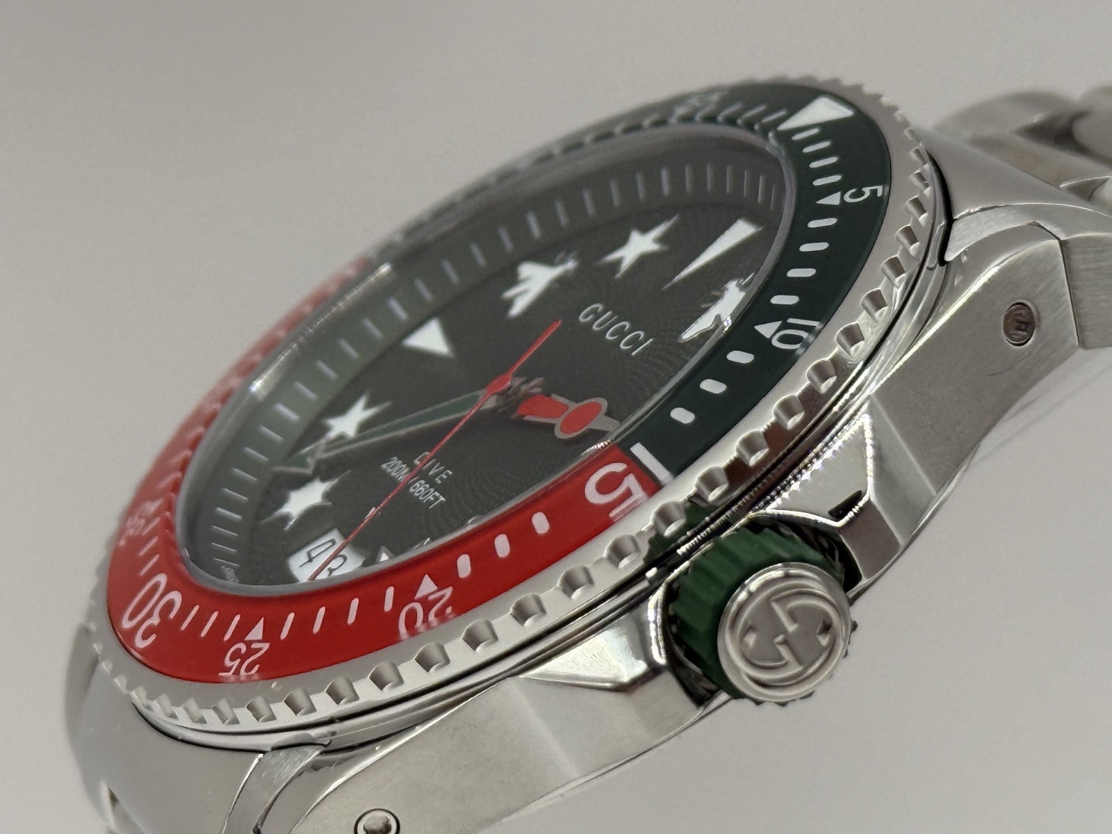GUCCI YA136222 Men’s Dive Green Dial Quartz Watch
