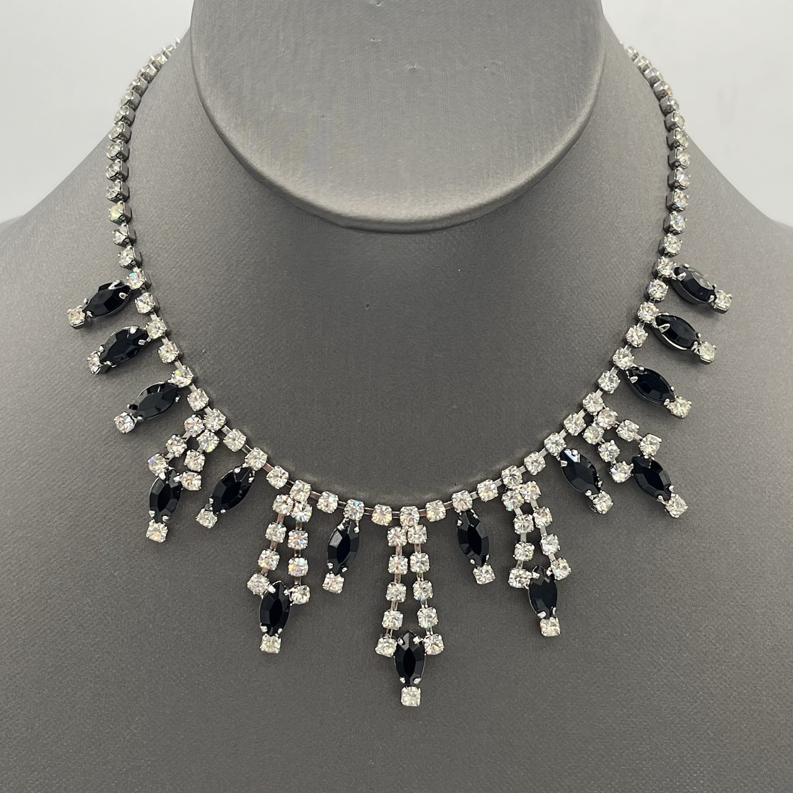 VTG Clear Colorless Black Rhinestones Necklace Clip-on Earrings Set Silver Tone