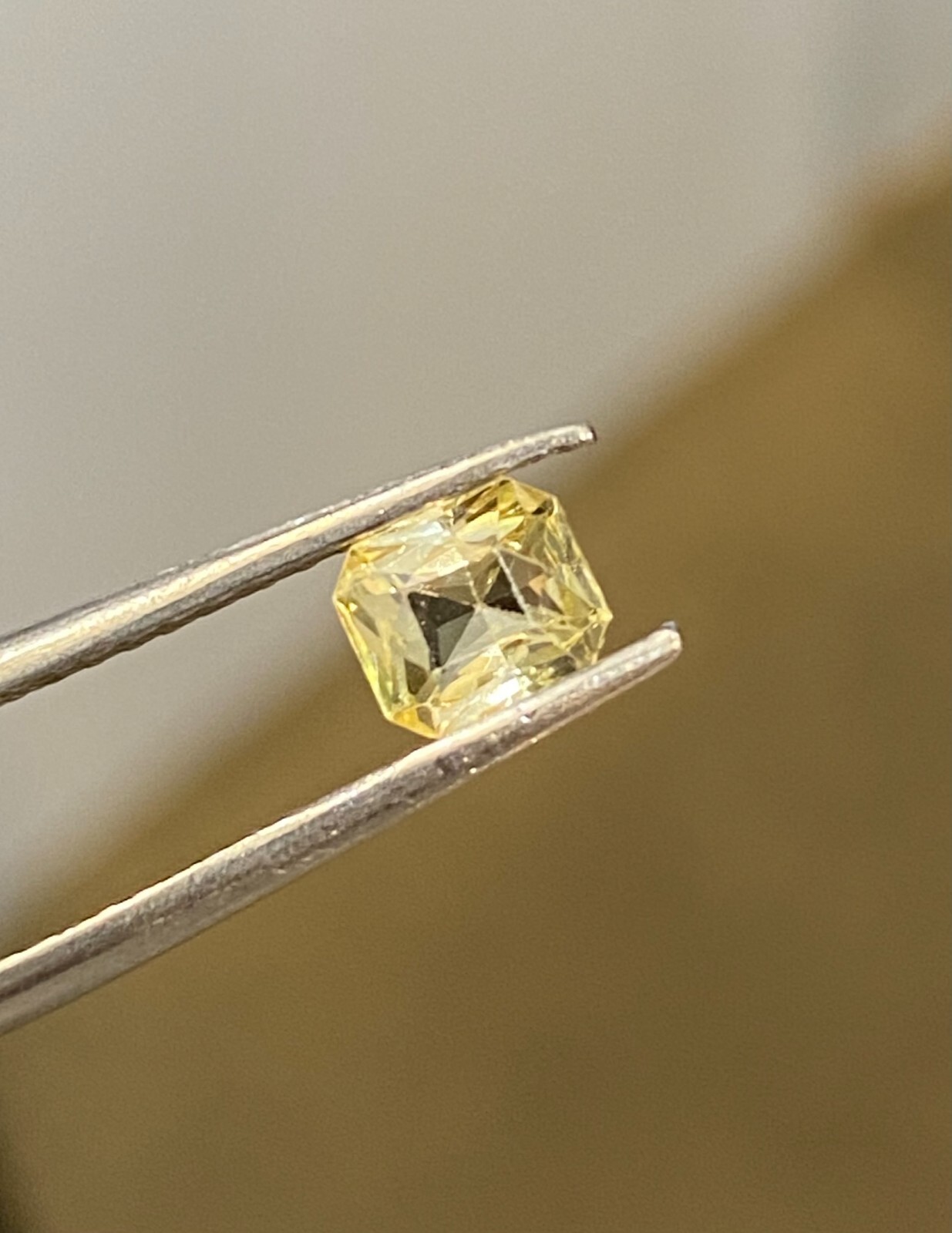 Yellow Sapphire 0.82 Carat, Excellent Cut Octagon Calibrated, Natural Sapphire