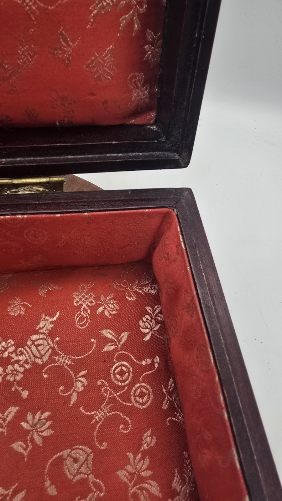 VTG Shanghai – Rosewood Brass Jewelry Box – Carved Jade Medallion Asian * READ