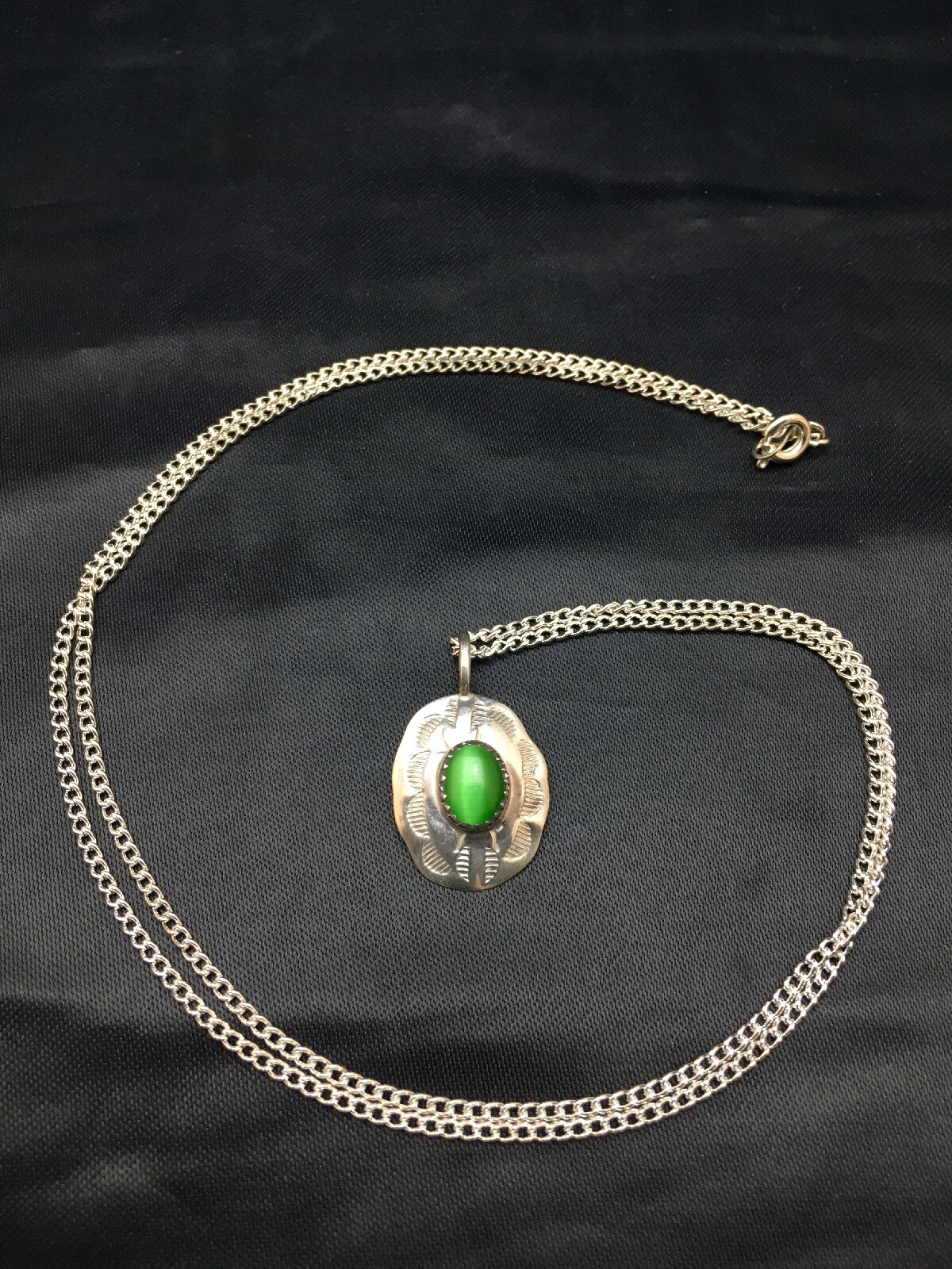 Native American Green Stone Pendant Navajo Sterling Silver Necklace 8956