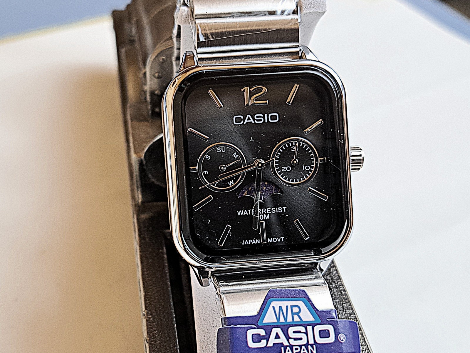 Casio MTP-M305 Analog Quartz Watch with moon phases for Man – Black and Silver